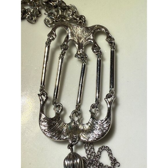 Vintage 70's Articulated Silver tone Tassel Pendant Necklace - Picture 5 of 10